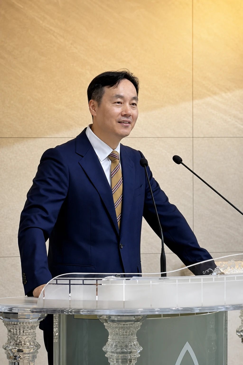 대동교회 강단에서 말씀을 전하는 박현인 목사